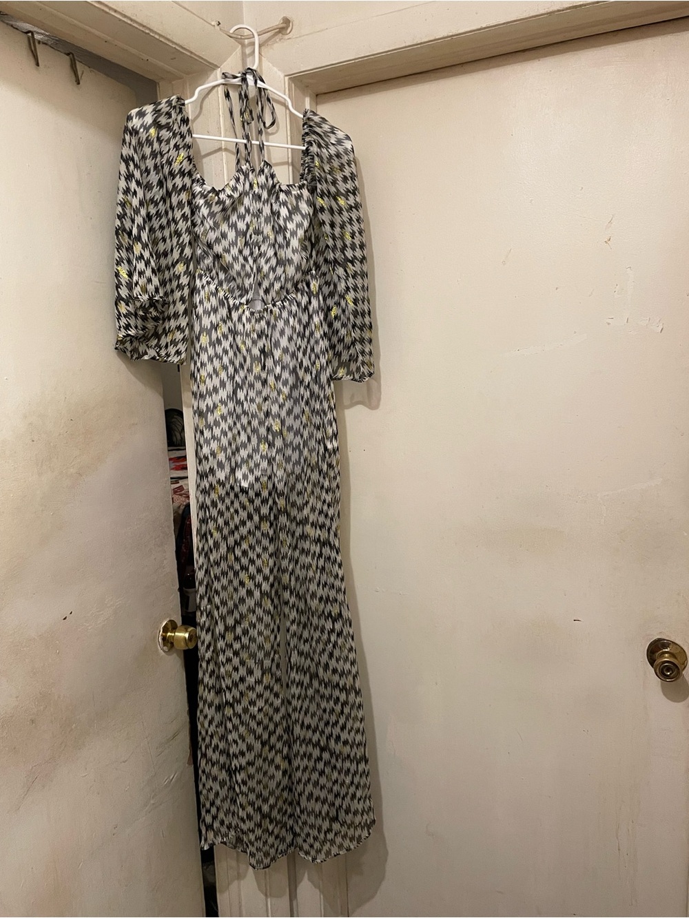 Women’s Jumpsuit Small Black Gray Gold Metallic Print Open Back NWT